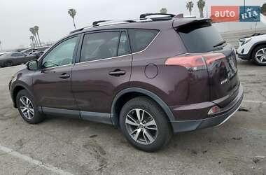 Внедорожник / Кроссовер Toyota RAV4 2016 в 