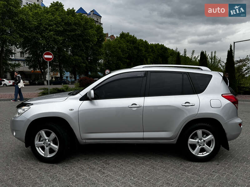 Позашляховик / Кросовер Toyota RAV4 2006 в Києві