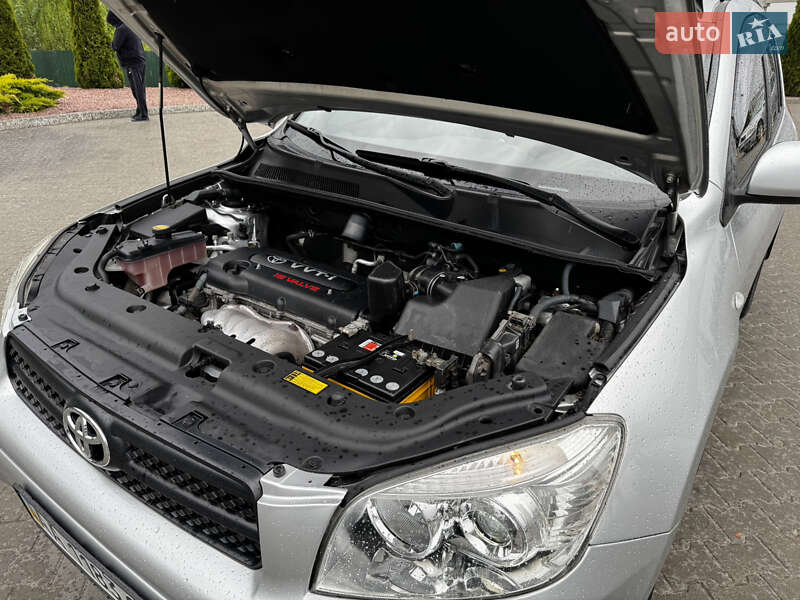 Позашляховик / Кросовер Toyota RAV4 2006 в Києві