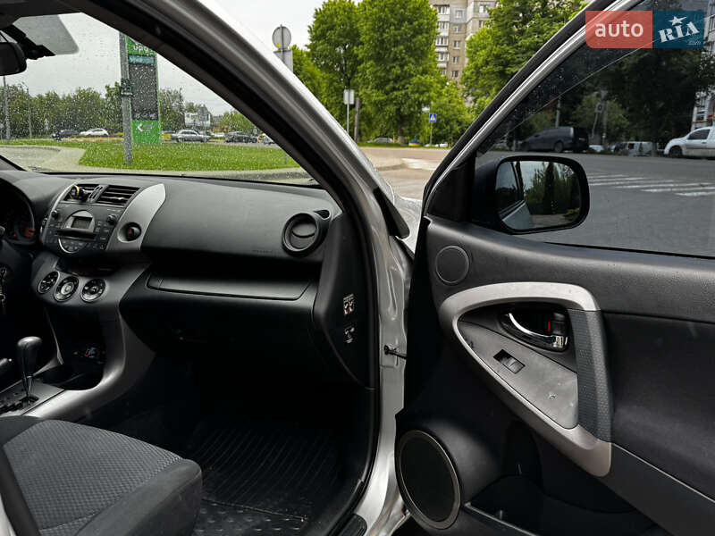 Позашляховик / Кросовер Toyota RAV4 2006 в Києві