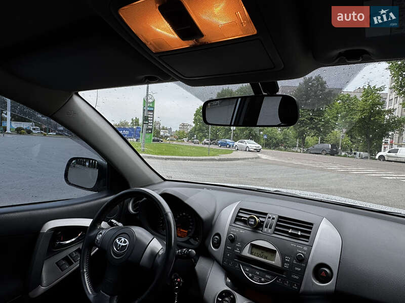Позашляховик / Кросовер Toyota RAV4 2006 в Києві