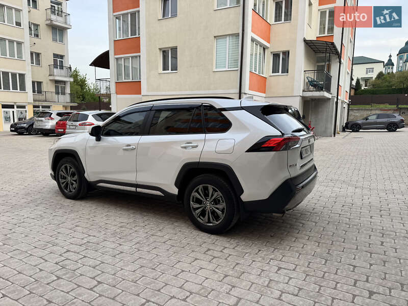 Позашляховик / Кросовер Toyota RAV4 2023 в Львові