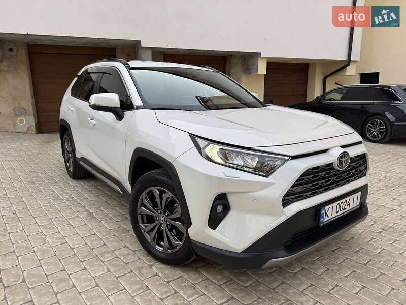 Позашляховик / Кросовер Toyota RAV4 2023 в Львові