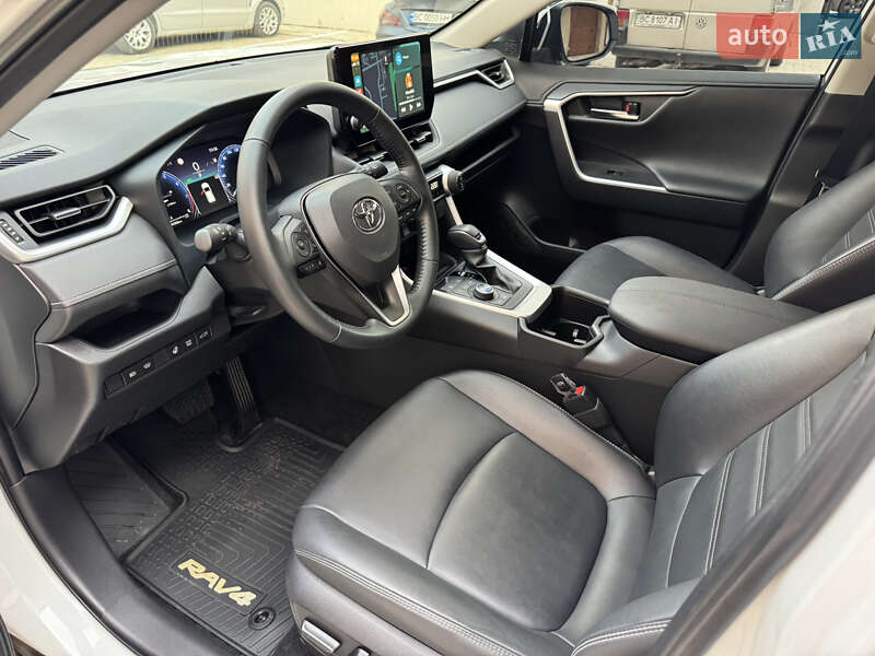 Позашляховик / Кросовер Toyota RAV4 2023 в Львові