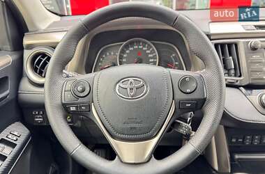 Внедорожник / Кроссовер Toyota RAV4 2013 в 