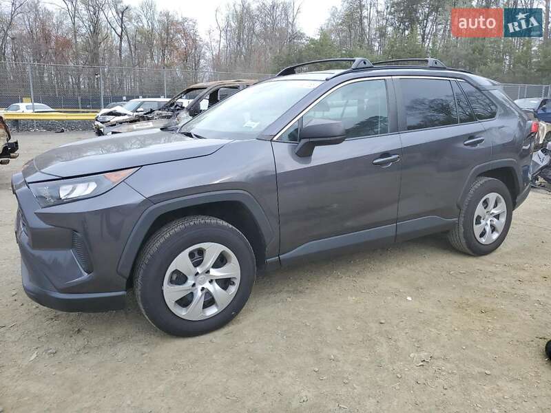 Внедорожник / Кроссовер Toyota RAV4 2019 в Черновцах