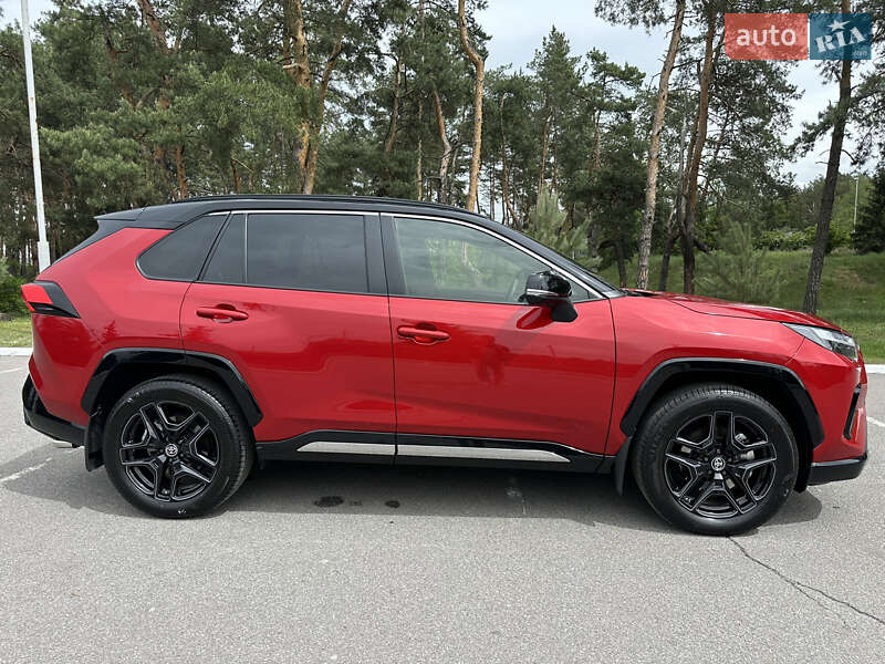 Внедорожник / Кроссовер Toyota RAV4 2024 в Киеве