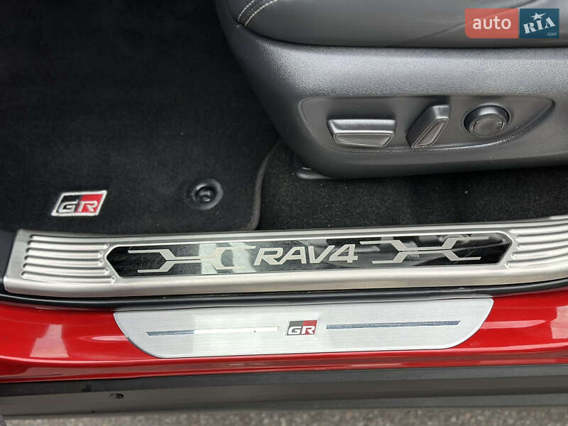 Внедорожник / Кроссовер Toyota RAV4 2024 в Киеве