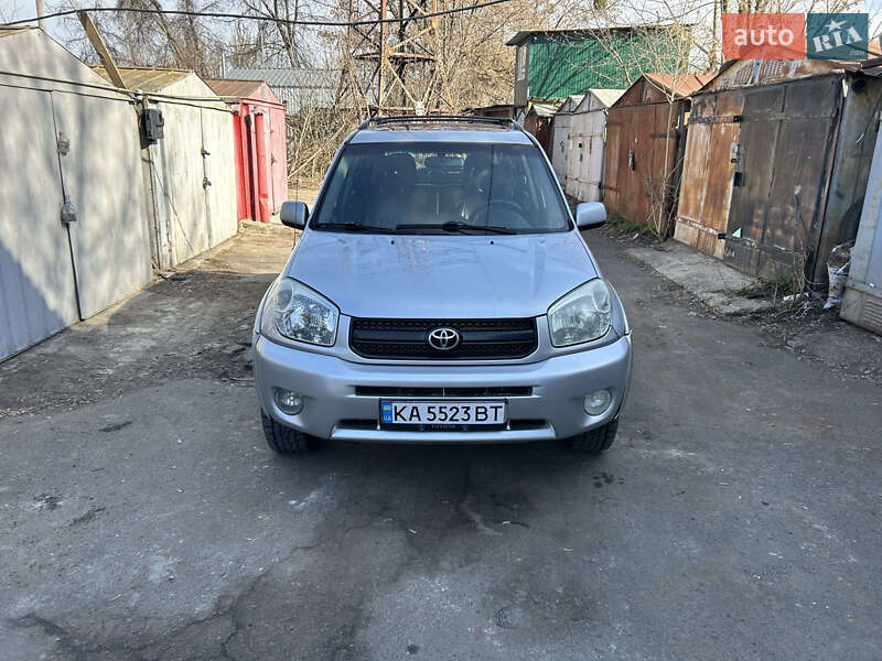 Позашляховик / Кросовер Toyota RAV4 2004 в Києві