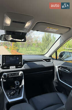 Внедорожник / Кроссовер Toyota RAV4 2021 в 