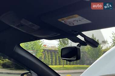 Внедорожник / Кроссовер Toyota RAV4 2016 в 