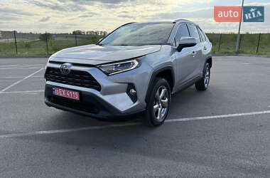 Внедорожник / Кроссовер Toyota RAV4 2021 в Ровно