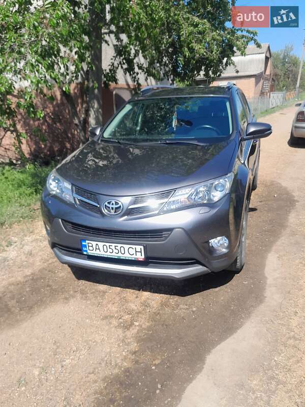 Позашляховик / Кросовер Toyota RAV4 2013 в Новоукраїнці