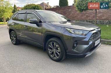 Позашляховик / Кросовер Toyota RAV4 2023 в 