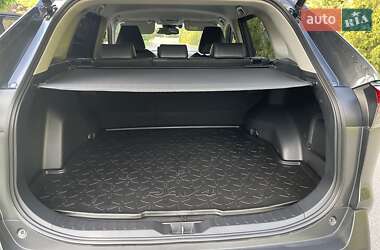 Позашляховик / Кросовер Toyota RAV4 2023 в 