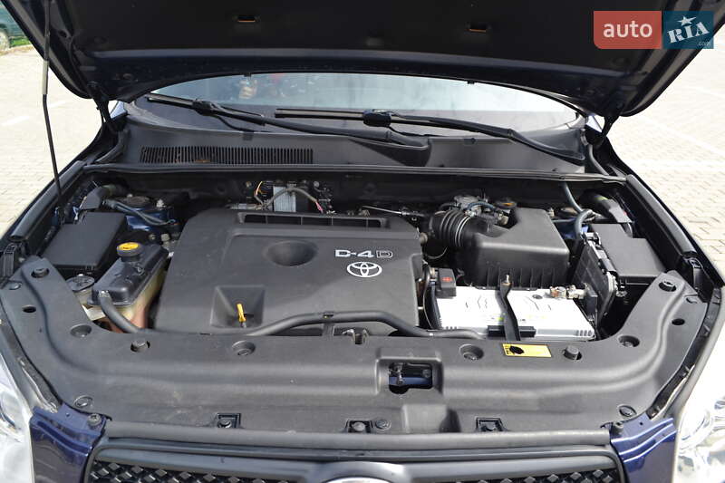Позашляховик / Кросовер Toyota RAV4 2007 в Ромнах
