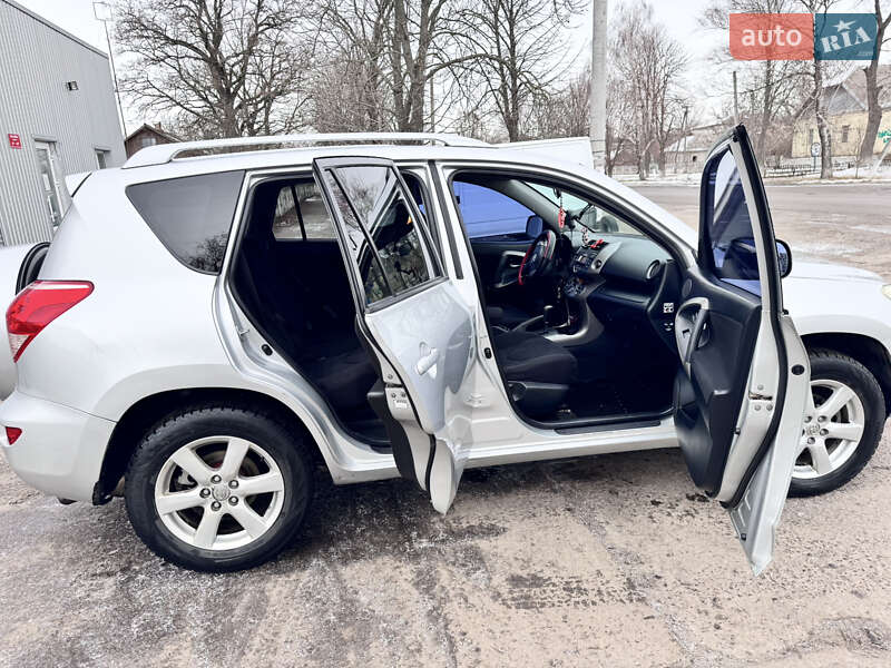 Внедорожник / Кроссовер Toyota RAV4 2007 в Перещепине