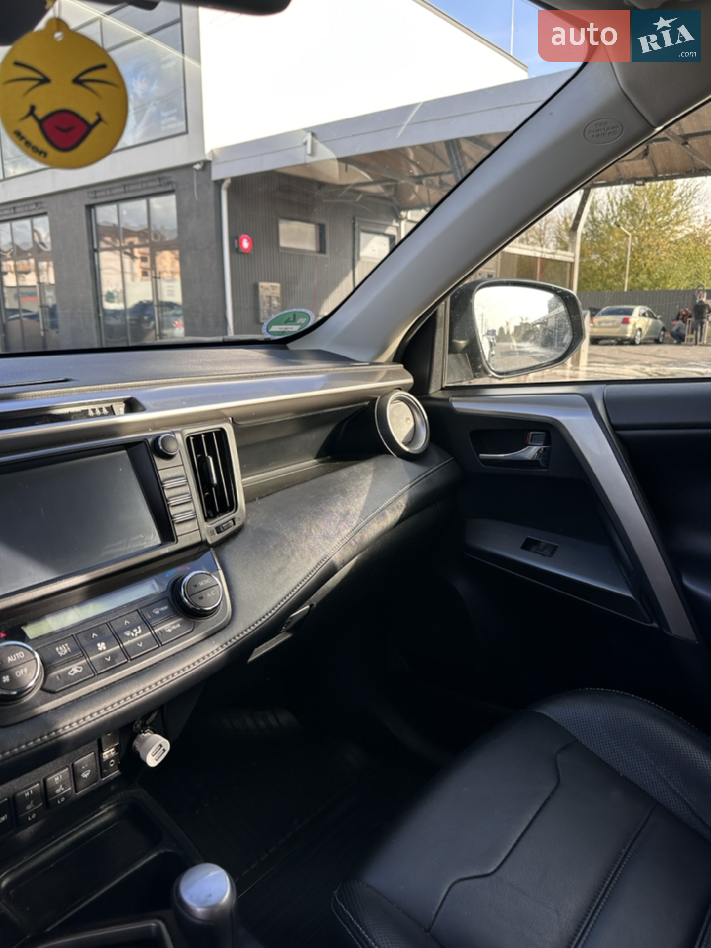 2018 Toyota RAV 4 - мініатюра 12