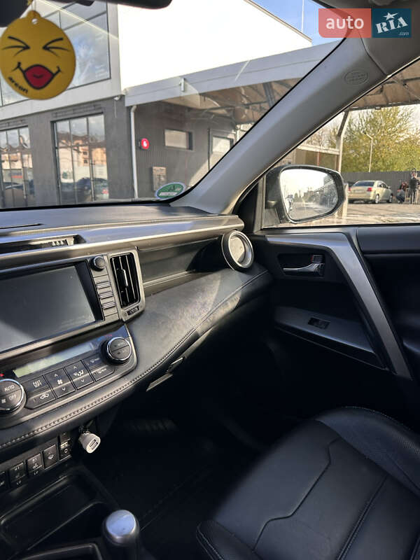 Позашляховик / Кросовер Toyota RAV4 2018 в Ужгороді