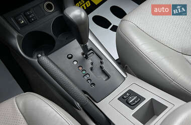 Внедорожник / Кроссовер Toyota RAV4 2007 в 
