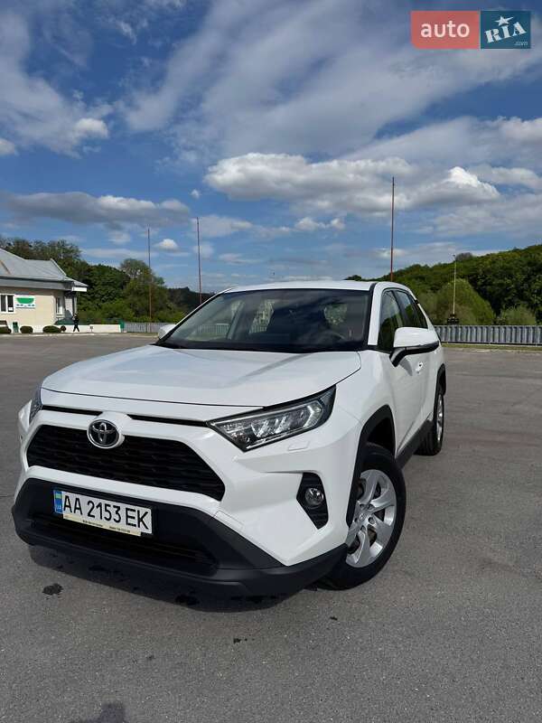 Позашляховик / Кросовер Toyota RAV4 2019 в Києві