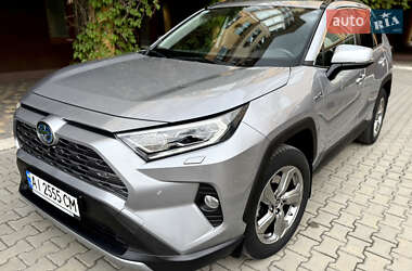 Позашляховик / Кросовер Toyota RAV4 2021 в 