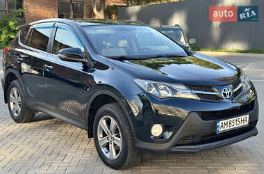Внедорожник / Кроссовер Toyota RAV4 2015 в Житомире