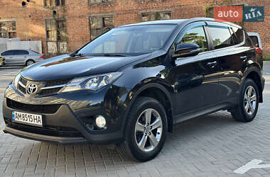 Позашляховик / Кросовер Toyota RAV4 2015 в 
