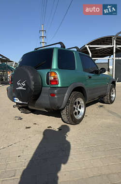Внедорожник / Кроссовер Toyota RAV4 1997 в 