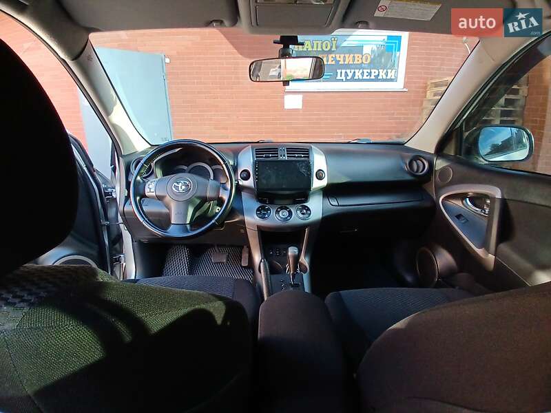 Позашляховик / Кросовер Toyota RAV4 2007 в Ромнах