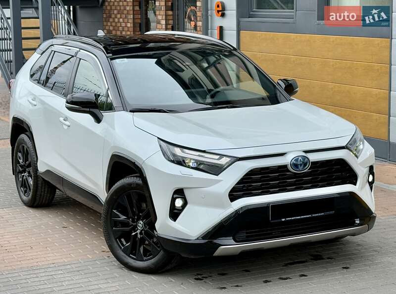 Внедорожник / Кроссовер Toyota RAV4 2023 в Белой Церкви