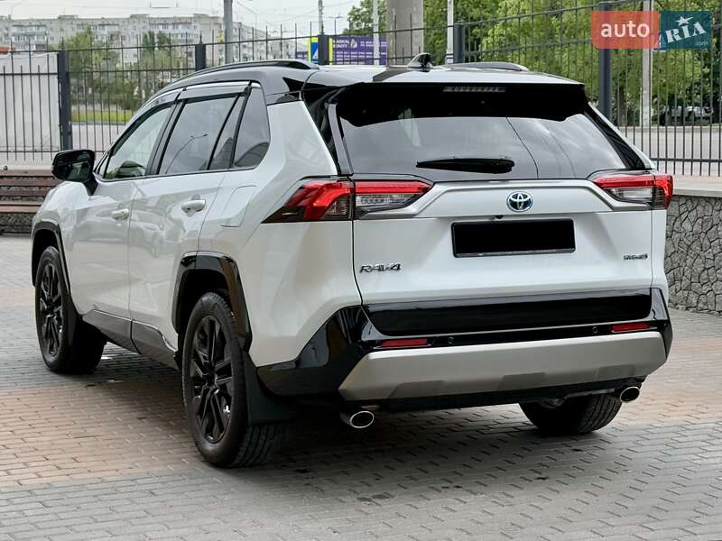 Внедорожник / Кроссовер Toyota RAV4 2023 в Белой Церкви
