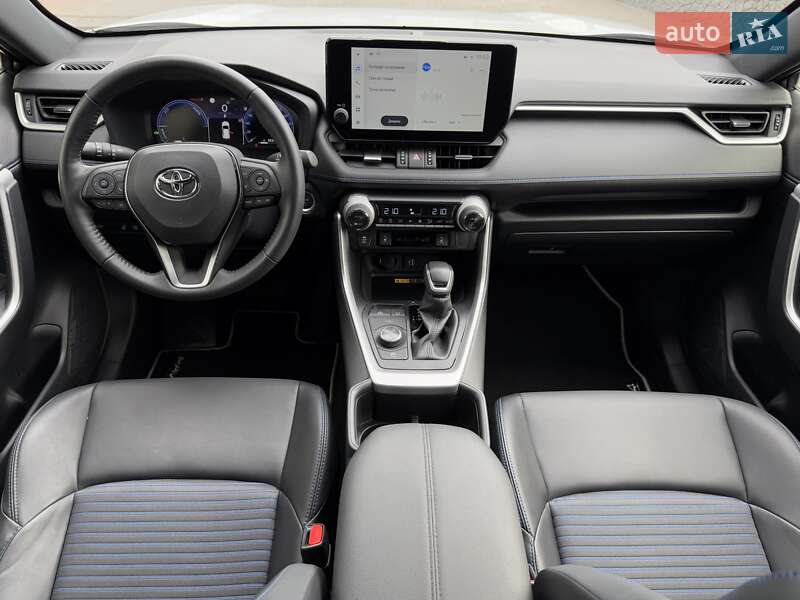 Внедорожник / Кроссовер Toyota RAV4 2023 в Белой Церкви