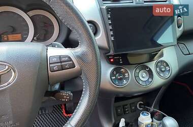 Позашляховик / Кросовер Toyota RAV4 2010 в 
