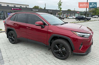 Позашляховик / Кросовер Toyota RAV4 2022 в 