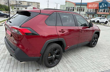 Позашляховик / Кросовер Toyota RAV4 2022 в 