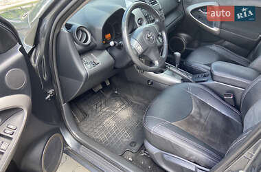Внедорожник / Кроссовер Toyota RAV4 2006 в 