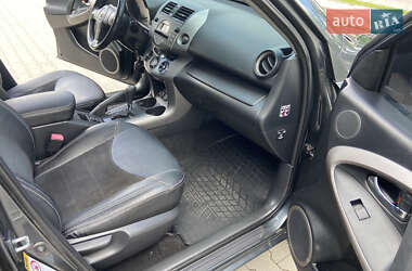 Внедорожник / Кроссовер Toyota RAV4 2006 в 