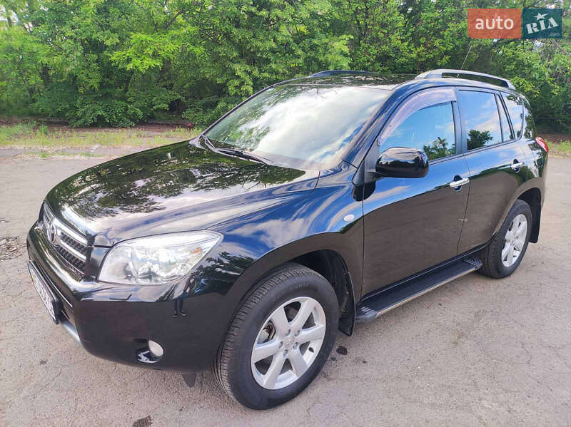 Позашляховик / Кросовер Toyota RAV4 2008 в 