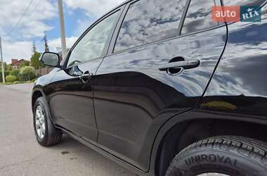 Позашляховик / Кросовер Toyota RAV4 2010 в 