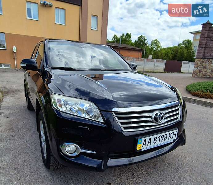Позашляховик / Кросовер Toyota RAV4 2010 в 