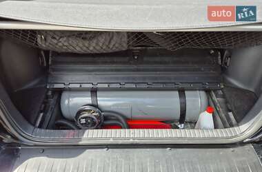 Позашляховик / Кросовер Toyota RAV4 2010 в 