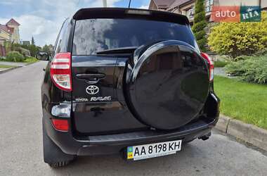 Позашляховик / Кросовер Toyota RAV4 2010 в 