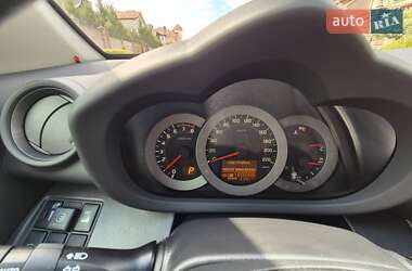 Позашляховик / Кросовер Toyota RAV4 2010 в 