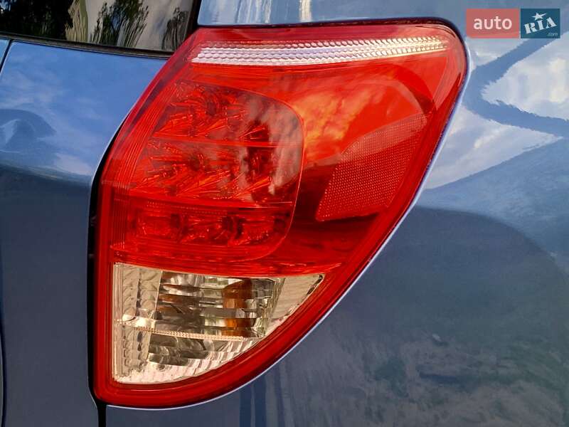 Позашляховик / Кросовер Toyota RAV4 2008 в Києві