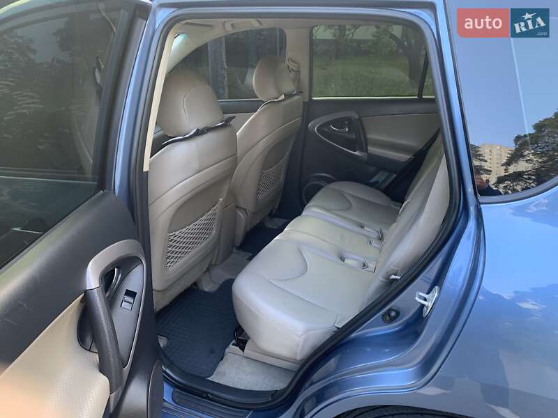 Позашляховик / Кросовер Toyota RAV4 2008 в Києві