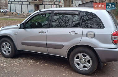 Внедорожник / Кроссовер Toyota RAV4 2005 в 