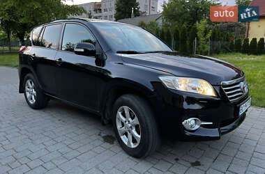Позашляховик / Кросовер Toyota RAV4 2010 в 