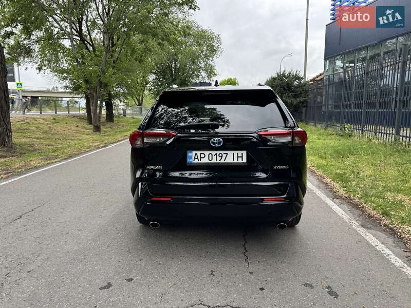 Позашляховик / Кросовер Toyota RAV4 2020 в Дніпрі