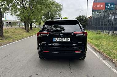 Внедорожник / Кроссовер Toyota RAV4 2020 в 